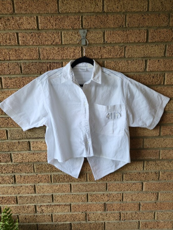 Shore Club Tops - Vintage Shore Club White Short Sleeve Button Down Cropped Split Back Shirt